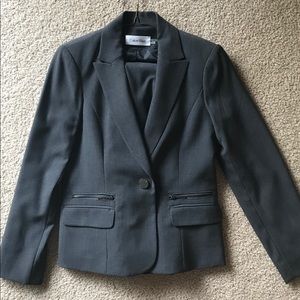 Calvin Klein Suit!! Pants included!👩🏼‍💼❤️